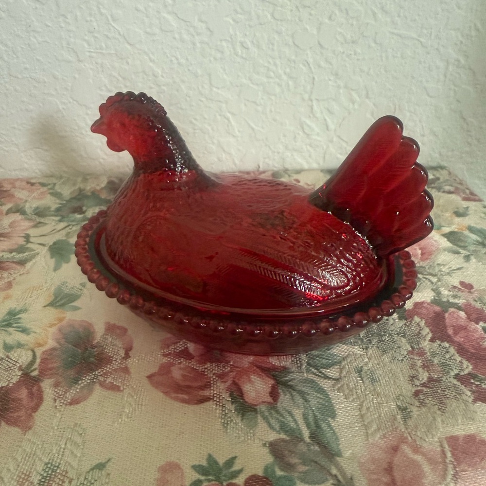 Ruby Red Glass Hen on Nest Decorative‎ Dish